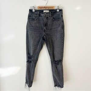 Abercrombie & Fitch The Skinny High Rise Jean